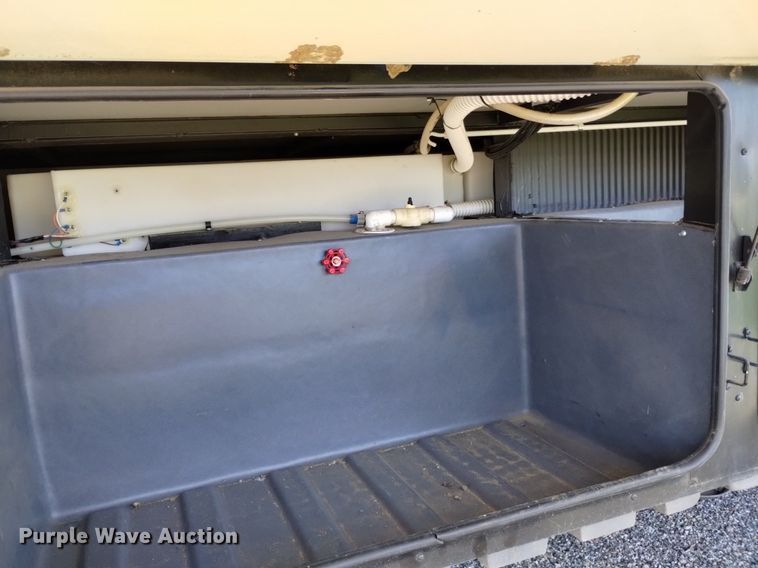 image for item DP3390 2003 Fleetwood Bounder  RV