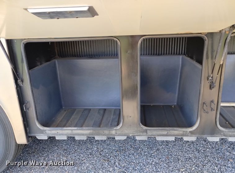 image for item DP3390 2003 Fleetwood Bounder  RV