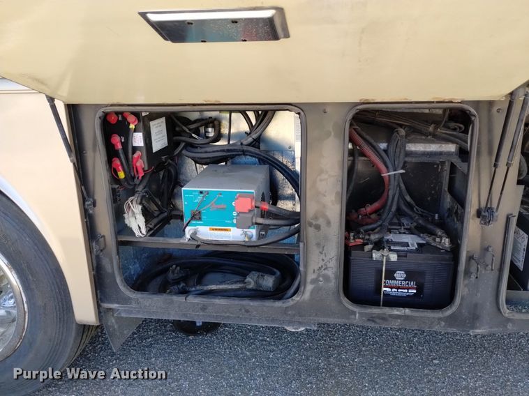 image for item DP3390 2003 Fleetwood Bounder  RV