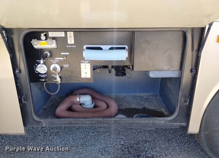 image for item DP3390 2003 Fleetwood Bounder  RV