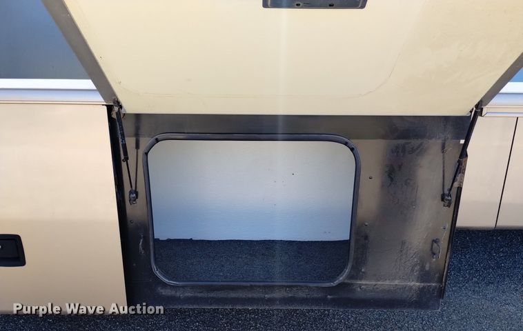 image for item DP3390 2003 Fleetwood Bounder  RV