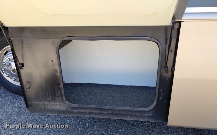 image for item DP3390 2003 Fleetwood Bounder  RV