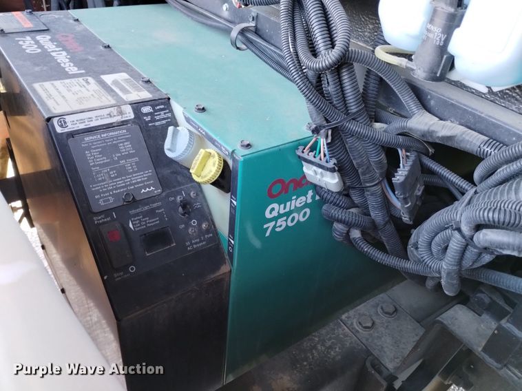 image for item DP3390 2003 Fleetwood Bounder  RV