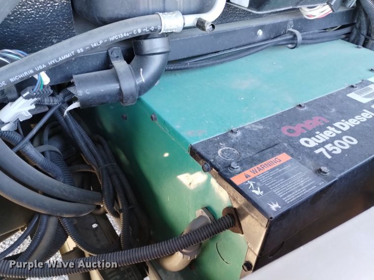 image for item DP3390 2003 Fleetwood Bounder  RV