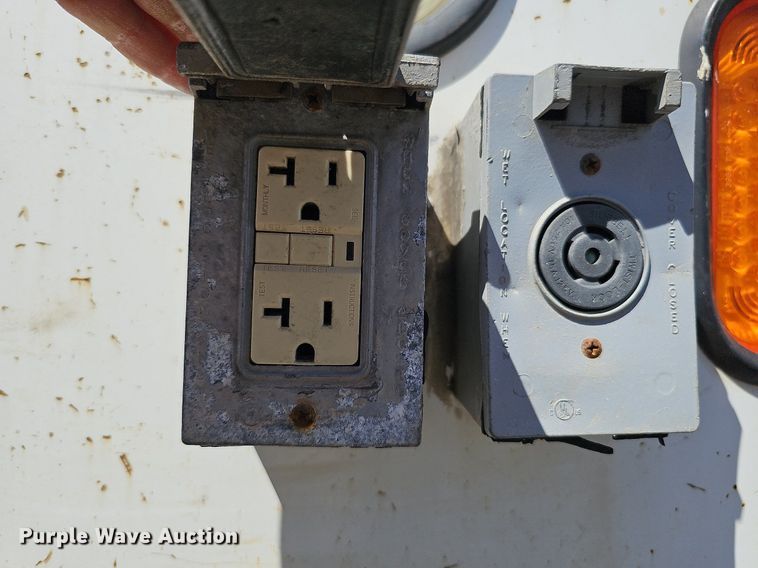 image for item DQ0156 Knapheide 7131D5470RHC  service truck bed