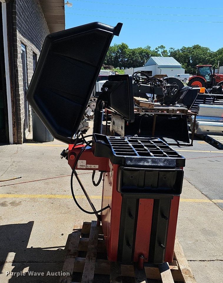 image for item DQ0159 Coats Direct Drive 1050  wheel balancer