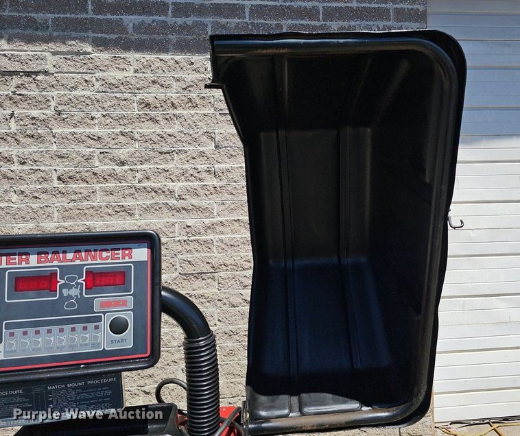 image for item DQ0159 Coats Direct Drive 1050  wheel balancer