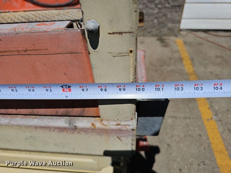 image for item DQ0162 2000 JLG 1932-E2  scissor lift