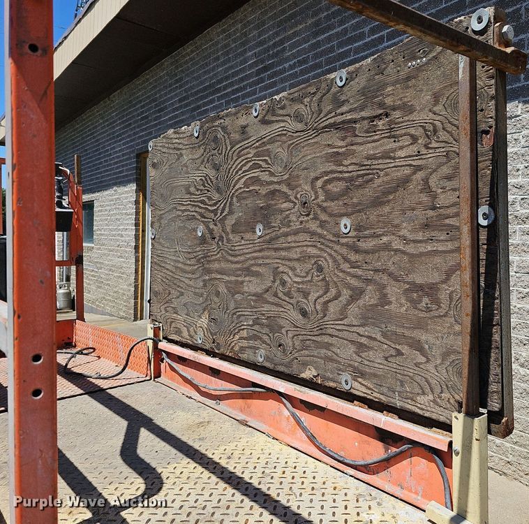 image for item DQ0162 2000 JLG 1932-E2  scissor lift