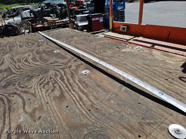 image for item DQ0162 2000 JLG 1932-E2  scissor lift