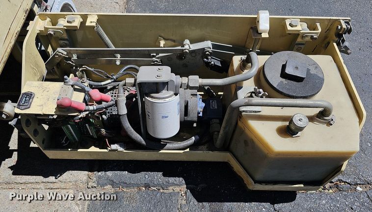 image for item DQ0162 2000 JLG 1932-E2  scissor lift