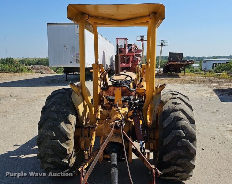 image for item DQ0164 John Deere 401J  tractor