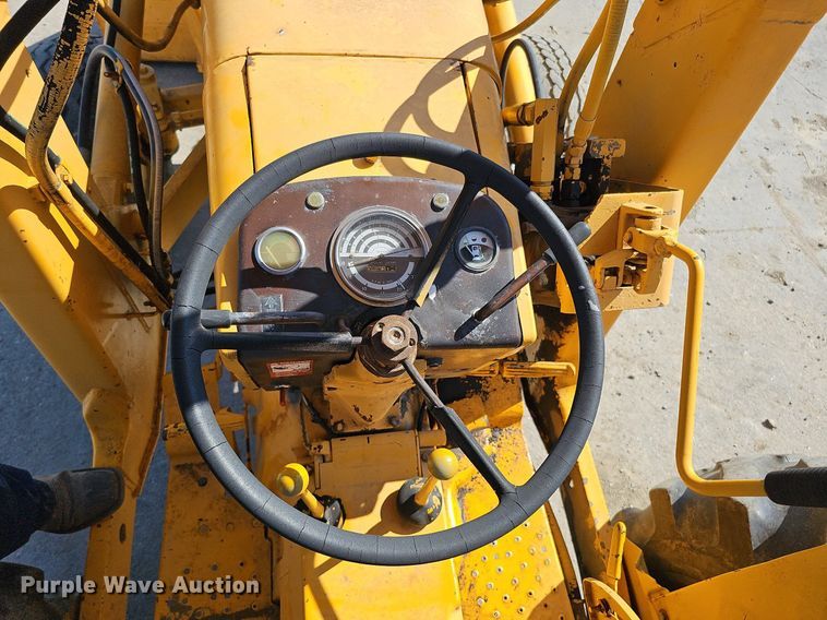 image for item DQ0164 John Deere 401J  tractor