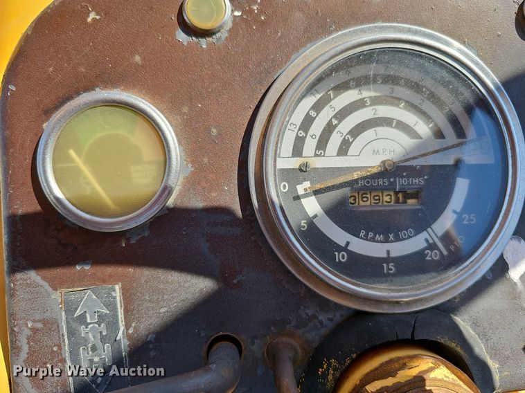 image for item DQ0164 John Deere 401J  tractor