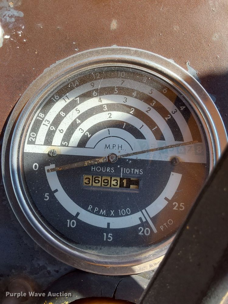 image for item DQ0164 John Deere 401J  tractor