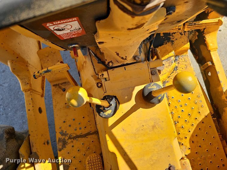 image for item DQ0164 John Deere 401J  tractor