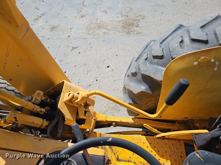 image for item DQ0164 John Deere 401J  tractor