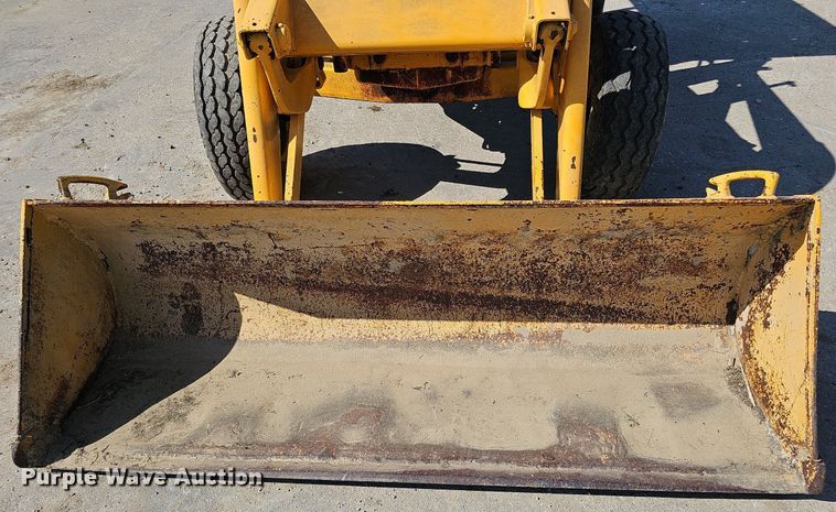 image for item DQ0164 John Deere 401J  tractor