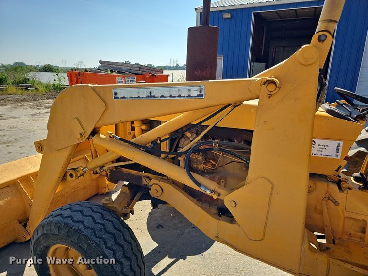 image for item DQ0164 John Deere 401J  tractor