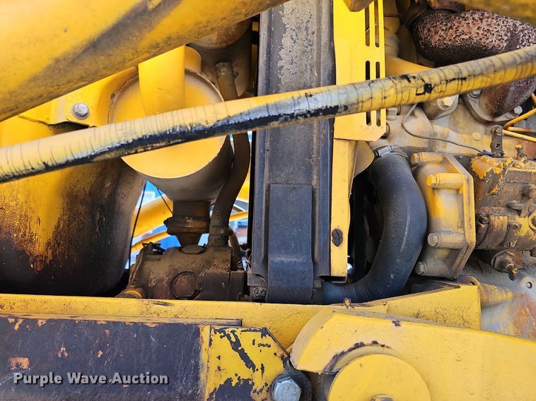 image for item DQ0164 John Deere 401J  tractor