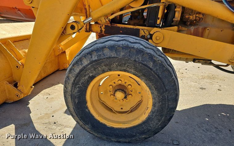 image for item DQ0164 John Deere 401J  tractor