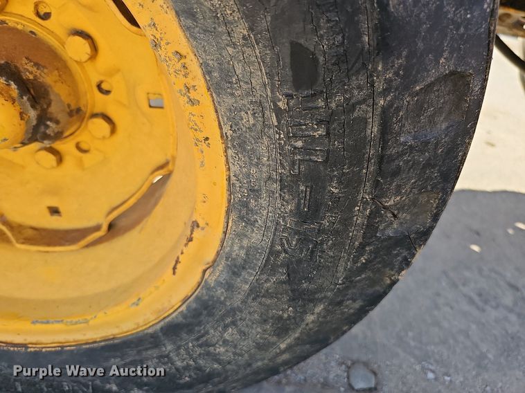 image for item DQ0164 John Deere 401J  tractor