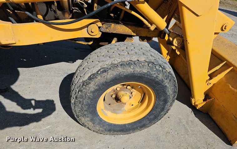 image for item DQ0164 John Deere 401J  tractor