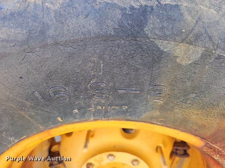 image for item DQ0164 John Deere 401J  tractor