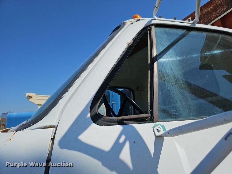 image for item DQ0176 1974 Chevrolet C65  grain truck