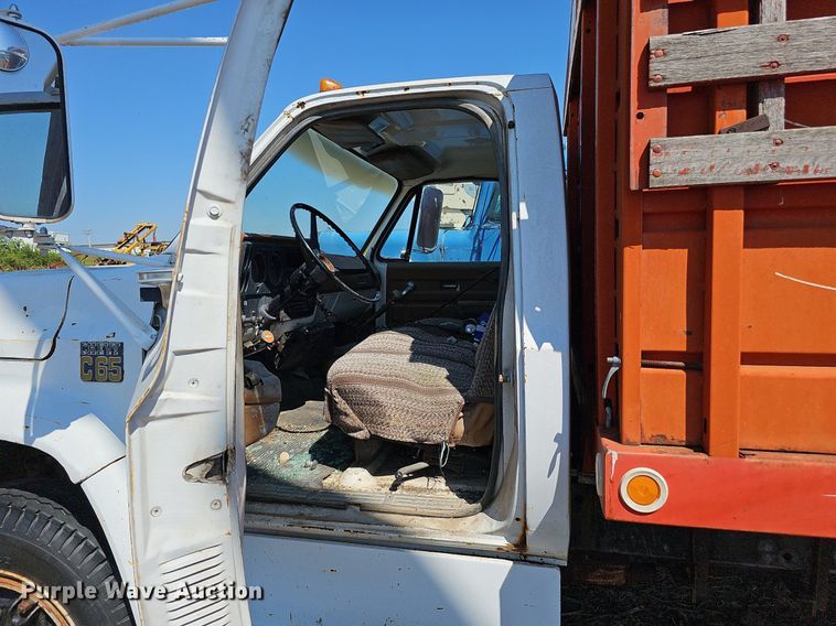 image for item DQ0176 1974 Chevrolet C65  grain truck