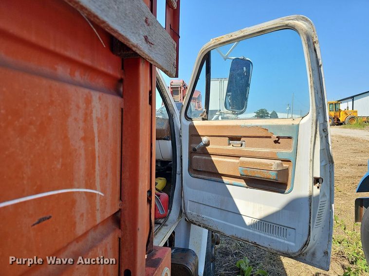 image for item DQ0176 1974 Chevrolet C65  grain truck