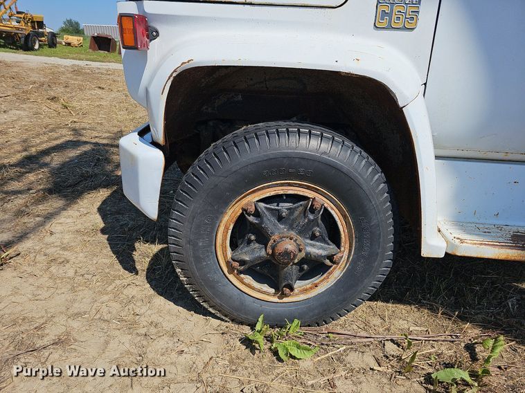 image for item DQ0176 1974 Chevrolet C65  grain truck