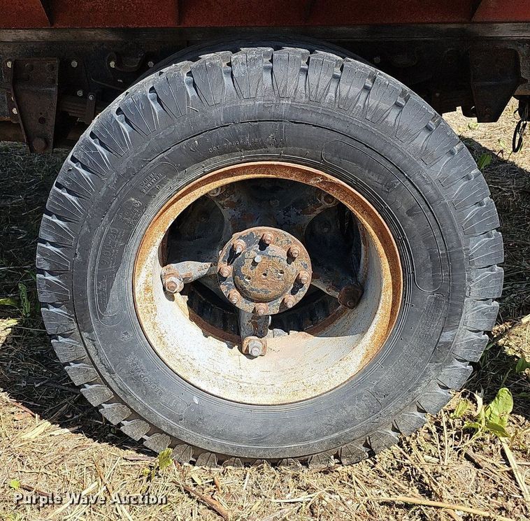 image for item DQ0176 1974 Chevrolet C65  grain truck