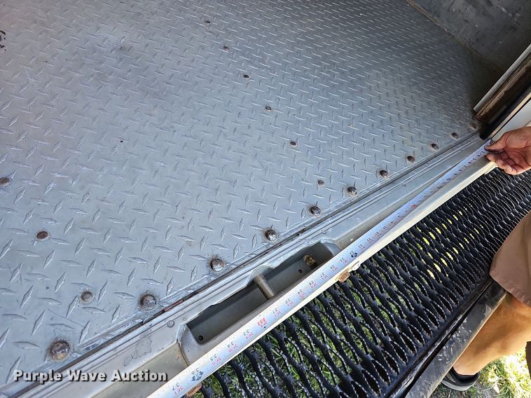 image for item DQ0186 2003 International 1652-SC  delivery truck