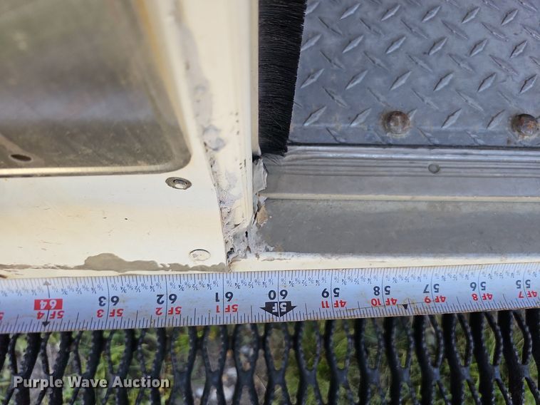 image for item DQ0186 2003 International 1652-SC  delivery truck