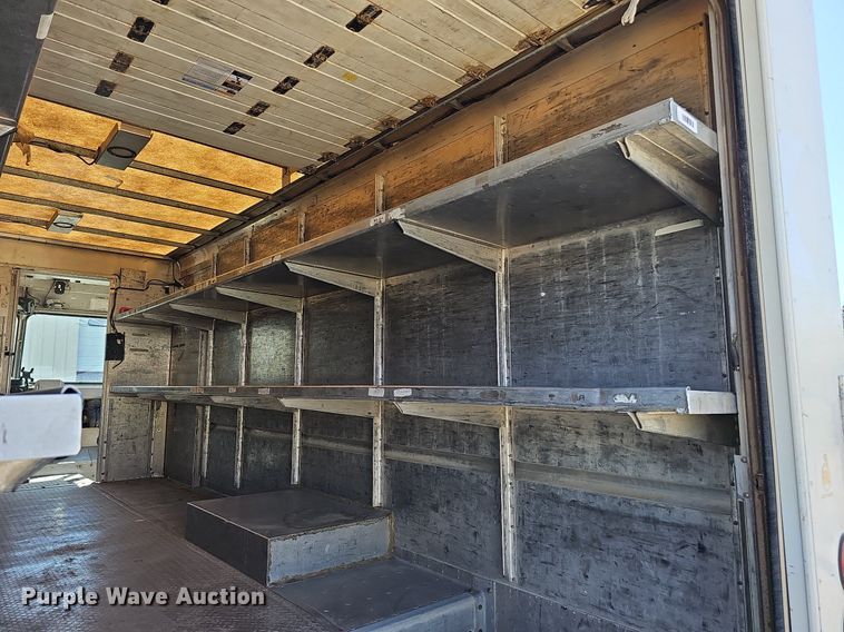 image for item DQ0186 2003 International 1652-SC  delivery truck