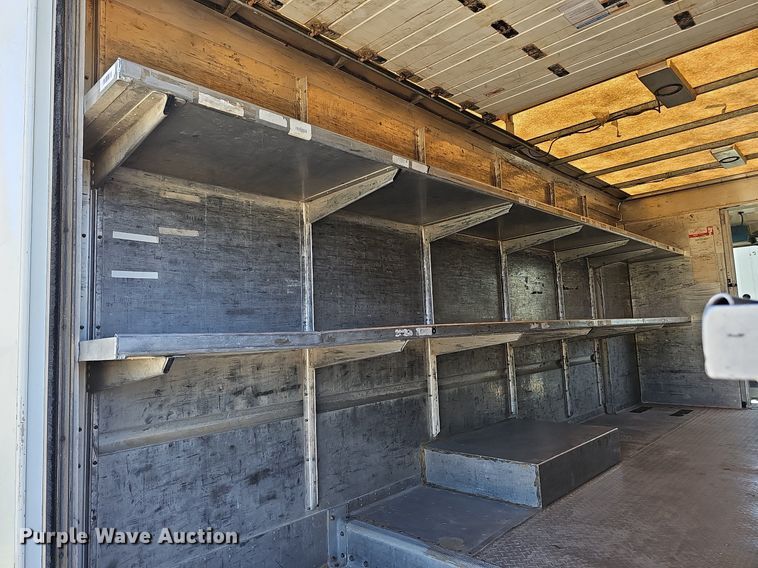 image for item DQ0186 2003 International 1652-SC  delivery truck