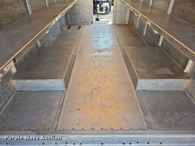 image for item DQ0186 2003 International 1652-SC  delivery truck