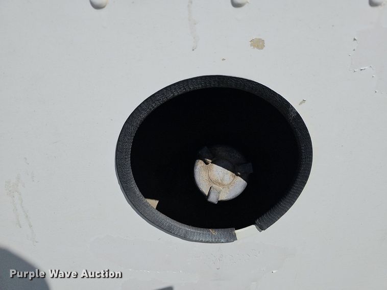 image for item DQ0186 2003 International 1652-SC  delivery truck