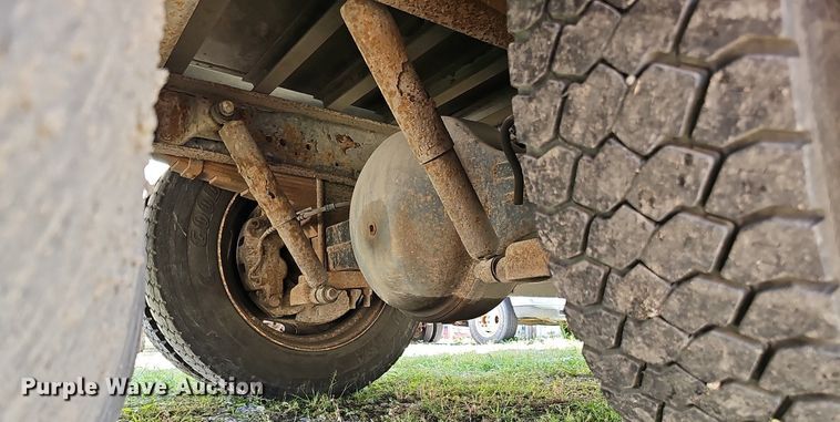 image for item DQ0186 2003 International 1652-SC  delivery truck