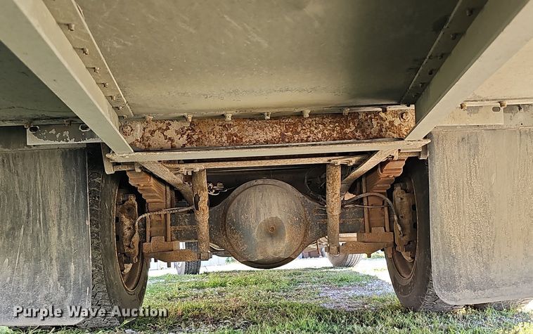 image for item DQ0186 2003 International 1652-SC  delivery truck