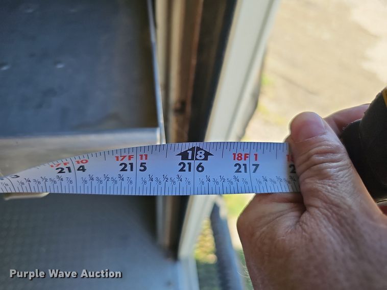 image for item DQ0186 2003 International 1652-SC  delivery truck