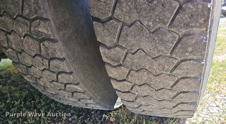 image for item DQ0186 2003 International 1652-SC  delivery truck