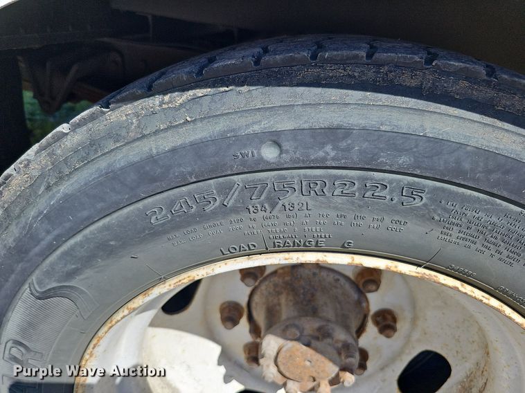 image for item DQ0186 2003 International 1652-SC  delivery truck