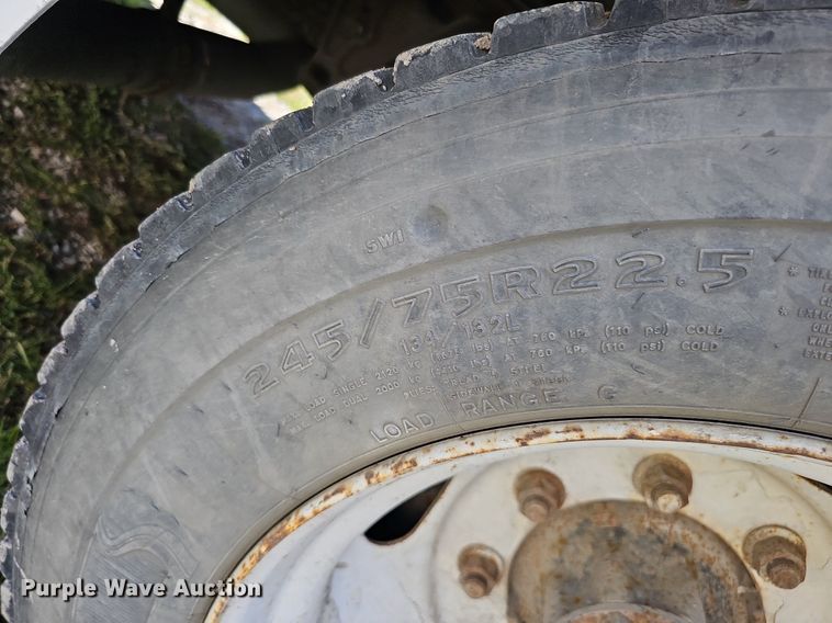 image for item DQ0186 2003 International 1652-SC  delivery truck