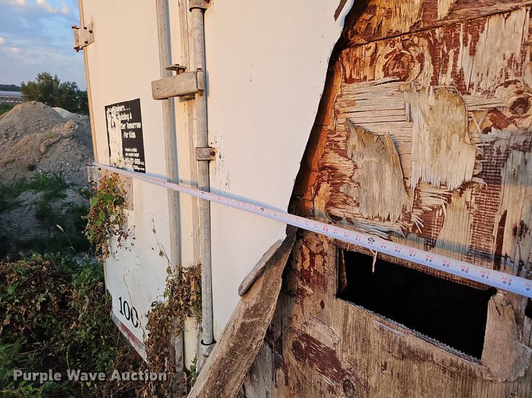 image for item DQ0189 Dry van trailer body