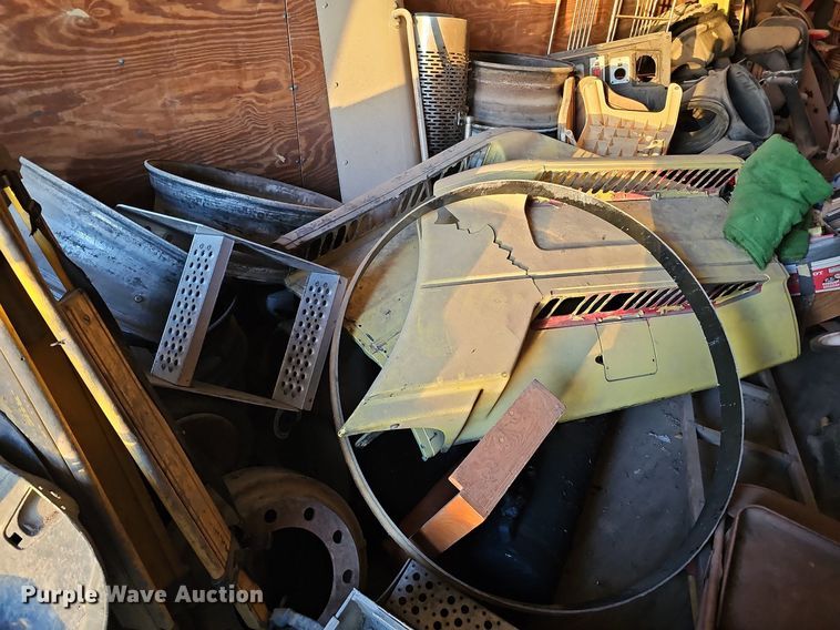 image for item DQ0189 Dry van trailer body