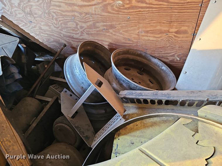 image for item DQ0189 Dry van trailer body