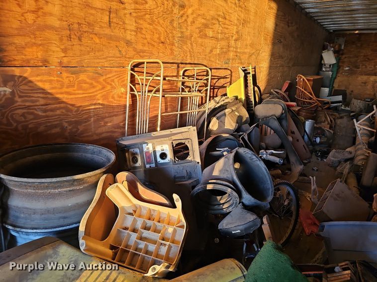 image for item DQ0189 Dry van trailer body