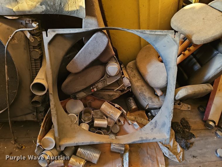 image for item DQ0189 Dry van trailer body